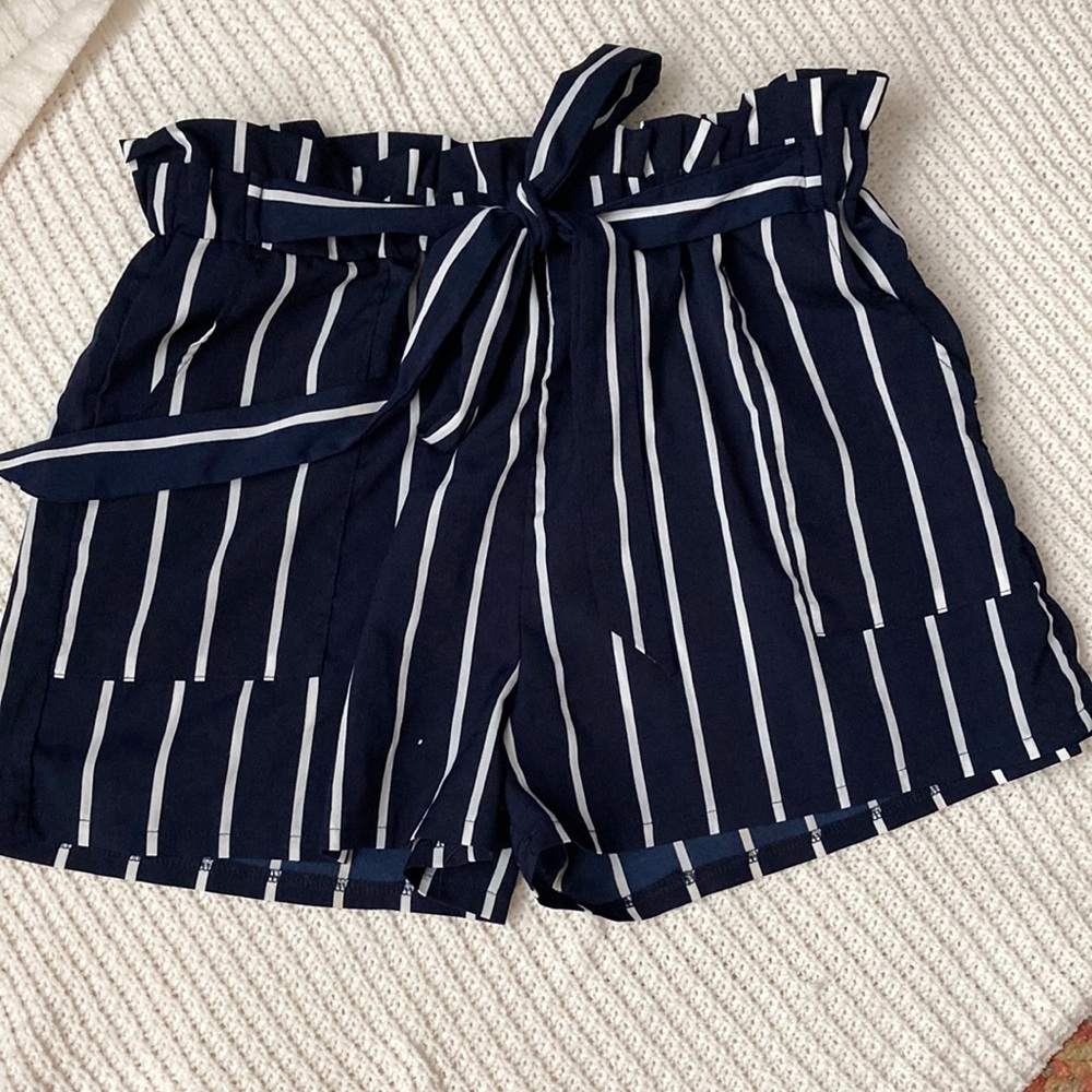 Main Strip shorts